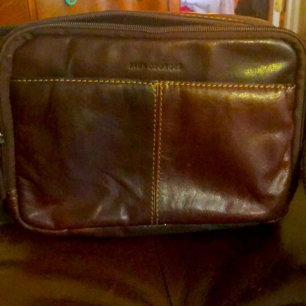 Jack George’s leather crossbody voyager bag
